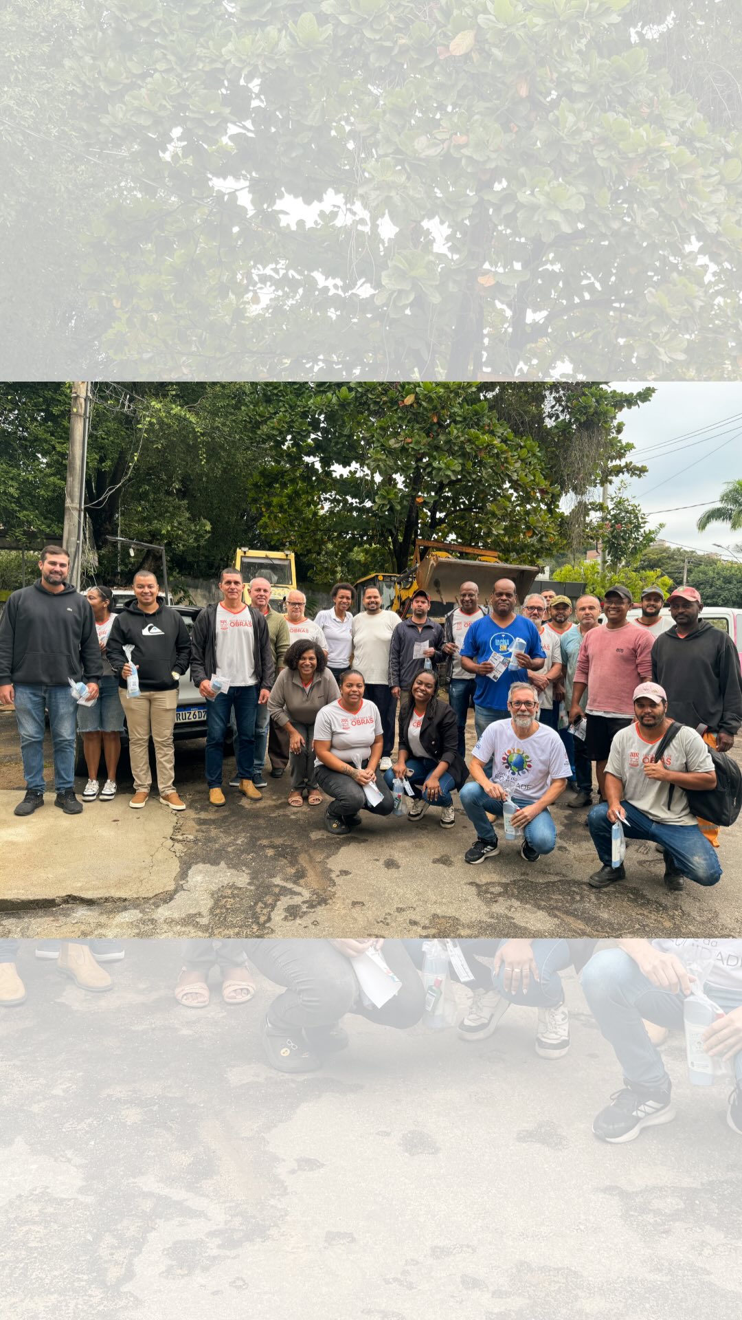 “Cuidar de Quem Cuida.”

A Prefeitura de Além Paraíba, por meio da Secretaria Municipal de Saúde, iniciou uma ação de Saúde Bucal voltada aos servidores públicos municipais.

A primeira atividade foi realizada na Secretaria de Obras e contou com orientações sobre cuidados com a saúde bucal, informações sobre o acesso aos serviços disponíveis no município e distribuição de kits de higiene bucal.

A iniciativa será realizada também nas demais Secretarias, Unidades de Saúde e anexos que contam com servidores municipais lotados, com o objetivo de ampliar o acesso à informação, fortalecer a prevenção e promover mais cuidado com os profissionais que atuam diariamente a serviço da população.