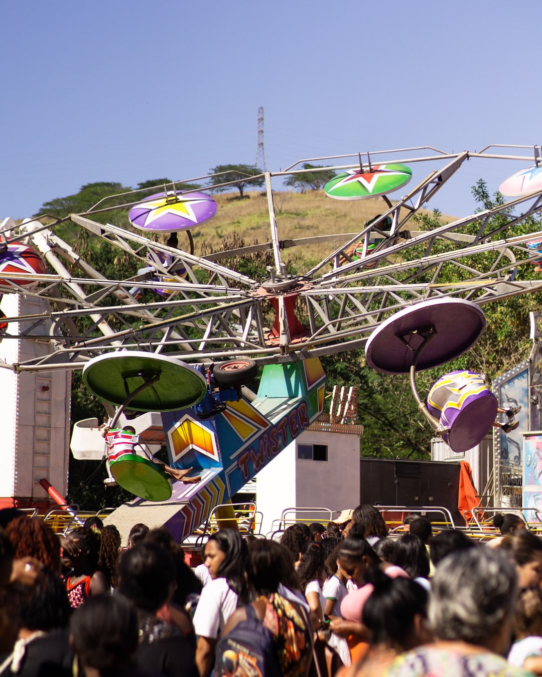 Hoje foi dia de diversão garantida na FEXPO 2026! 🎢💙

O Parque de Diversões abriu suas portas com gratuidade exclusiva para os alunos da Rede Pública Municipal de Ensino, e a alegria tomou conta de cada cantinho! 

Foram risadas, brincadeiras e memórias que vão ficar guardadas com muito carinho. Porque momentos assim, de lazer e descontração, também fazem parte da formação de cada criança. 

#FEXPO2026  #alemparaiba #diversāo