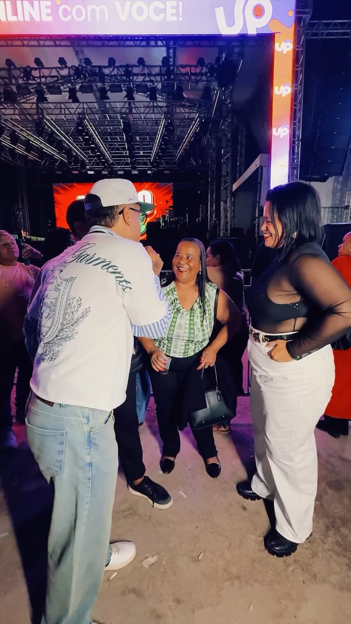 A galera chegando cedo já dá o tom da noite! 🎤🔥 

Perguntamos pro público como está o astral pro show do Raça Negra e a resposta veio em coro: vai ser incrível!
E se você ainda não chegou, vem que ainda dá tempo!

#PalcoPrincipal #RaçaNegra #fexpo