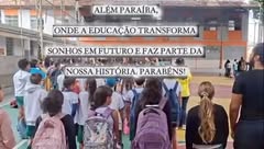 🎶 Nossa cidade, nossa história, nossa voz! ❤️

Hoje, nossas crianças unem suas vozes para homenagear Além Paraíba, cantando com orgulho o hino da nossa querida cidade. 🇧🇷

Celebrar Além Paraíba é valorizar nossas raízes, nossa história, nossa cultura e, principalmente, acreditar na força da educação para construir o futuro.

✨ Que nossas crianças continuem aprendendo, sonhando e levando adiante o orgulho de fazer parte desta história!

28 de setembro — aniversário de Além Paraíba.

💚 Uma cidade que educa, acolhe e  inspira!